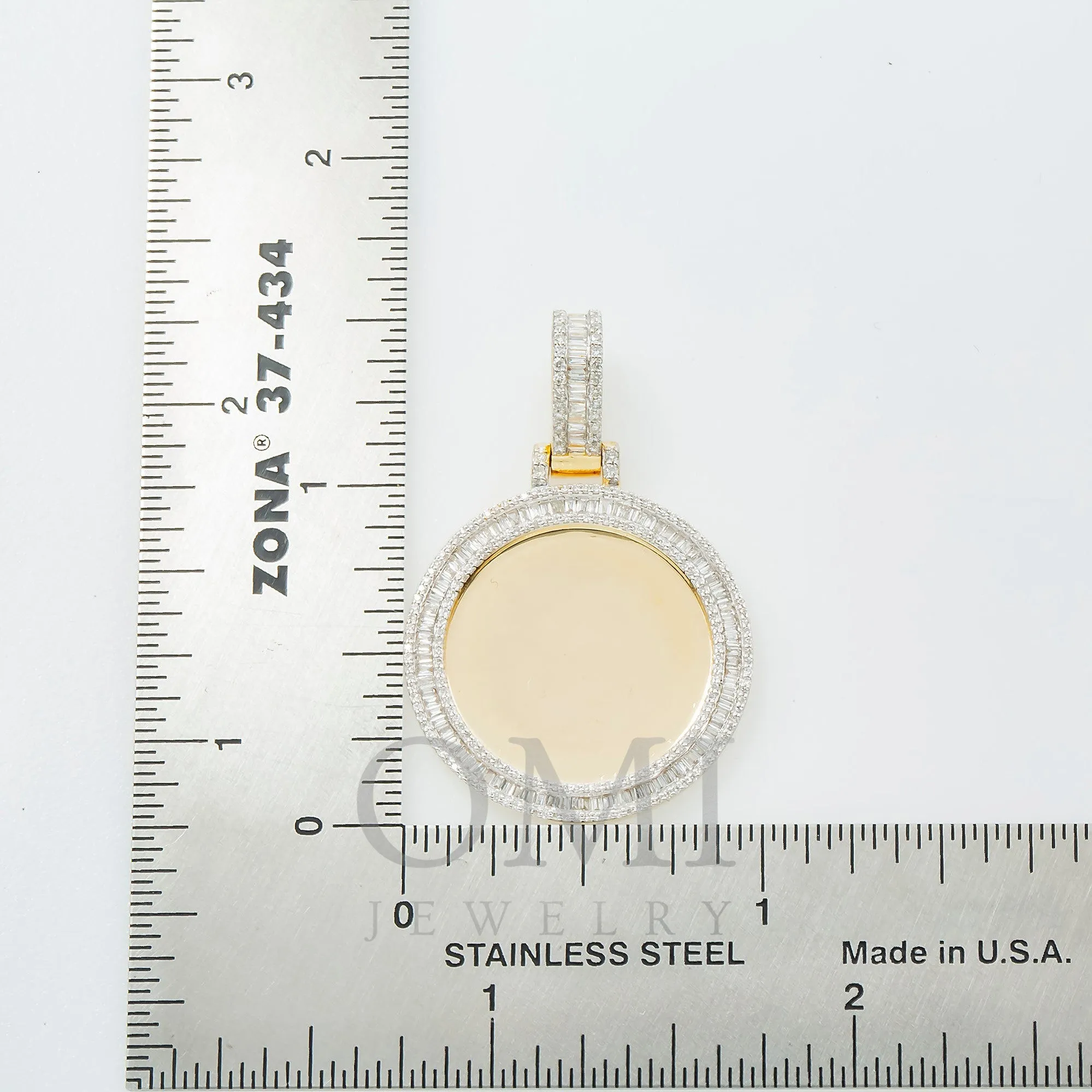 10K GOLD BAGUETTE AND ROUND DIAMOND CIRCLE PICTURE PENDANT 0.80 CT