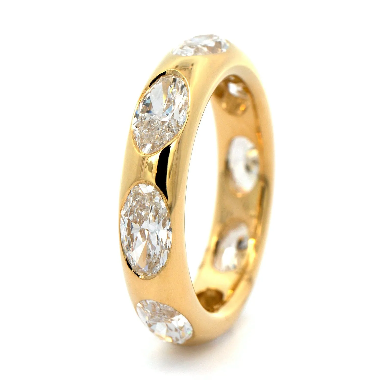 18K Yellow Gold Oval Diamond Polygon Wedding Band