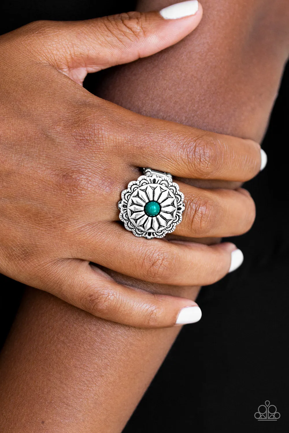 Daringly Daisy - Green Ring