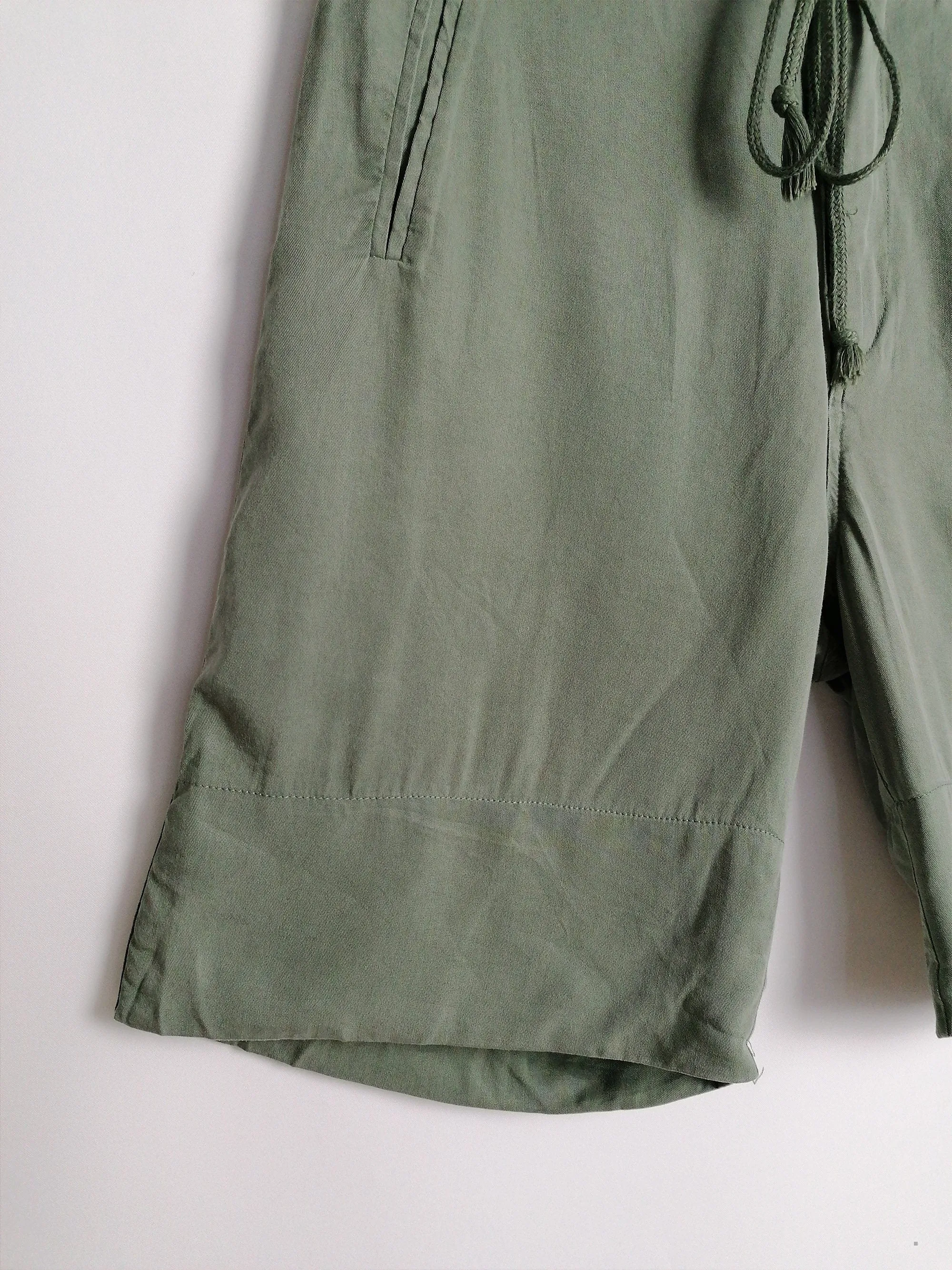 GESTUZ 90's Low-rise Olive Shorts ~ size S