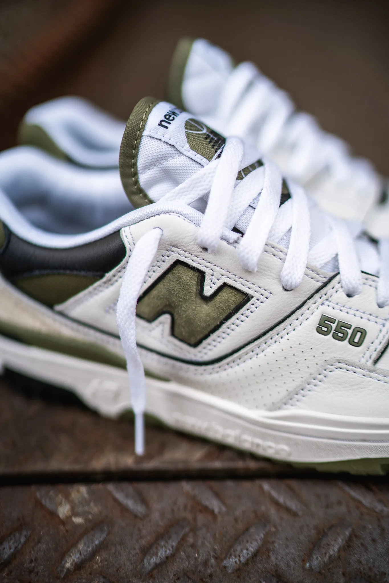 Mens New Balance 550 (White/Olive) - BB550DOB