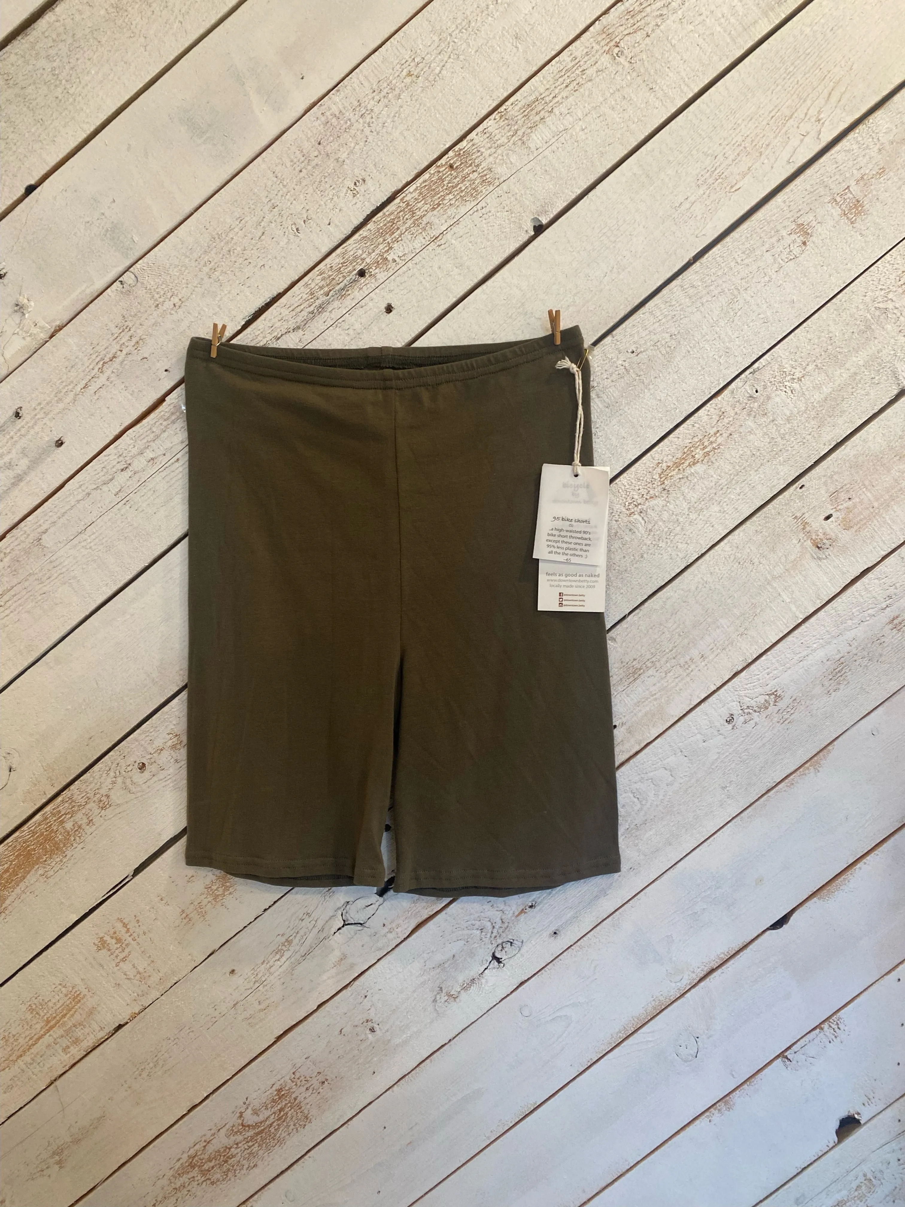 SALE Smokin' Hot Shorts | olive