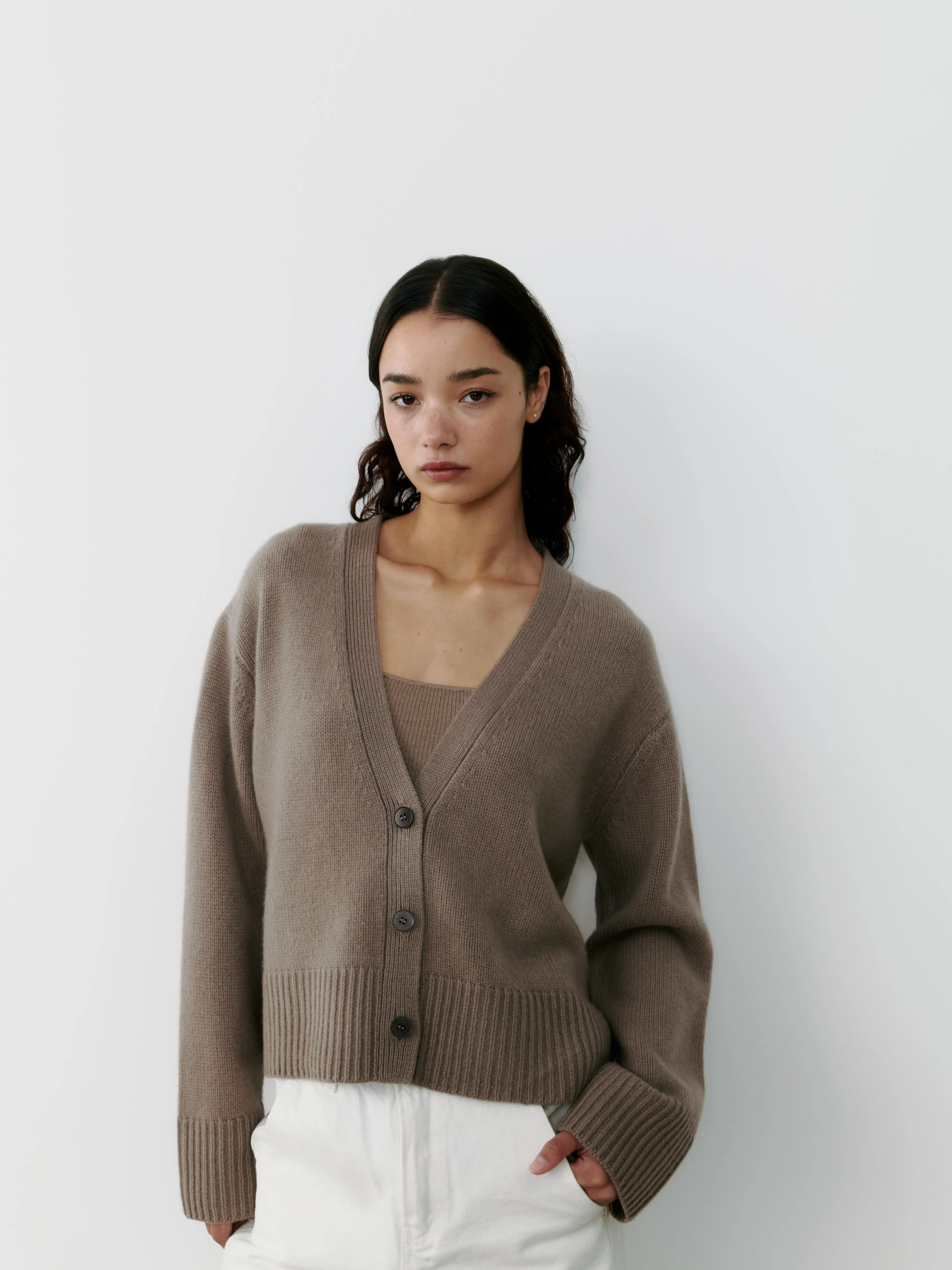 THE CLASSIC CARDIGAN - TWINE